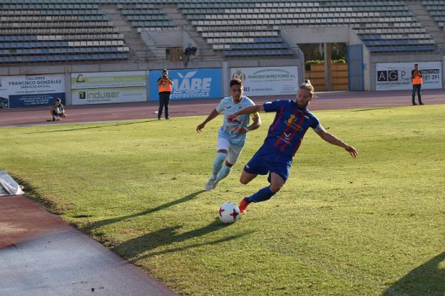 Aitor marcó el segundo gol del Extremadura en El Ejido. :: OPTA/