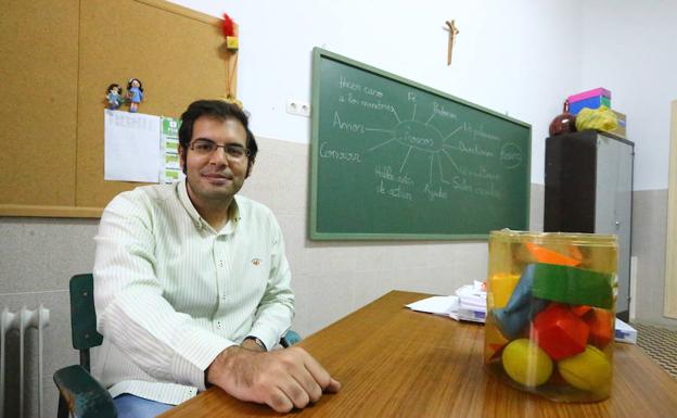 Francisco Plntón es profesor en el colegio Nuestra Señora del Pilar de Málaga:: F. GONZÁLEZ