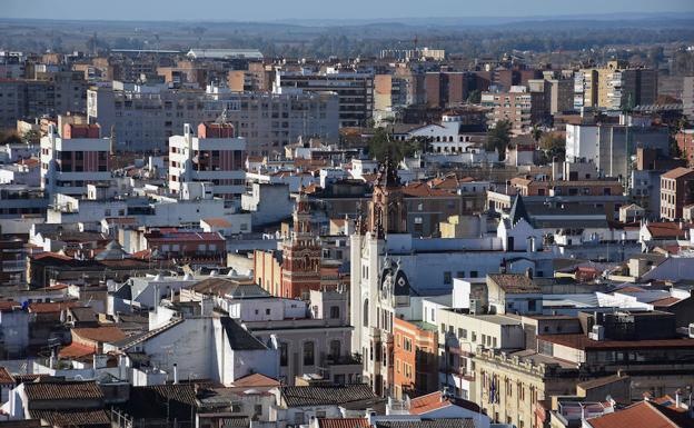 Desde la terraza más alta de la torre de Santa María se ve gran parte de la ciudad, con el Casco Antiguo en primer plano.