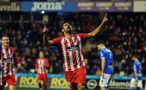 Diego Costa celebra el gol que le marcó al Lleida en su reestreno como rojiblanco. /EFE