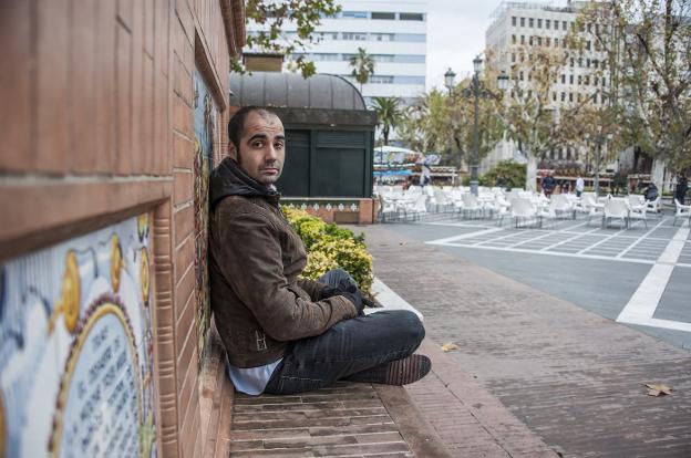Jesús Mesas en el parque de San Francisco de Badajoz, donde ha pasado las fiestas navideñas. :: Pakopí/