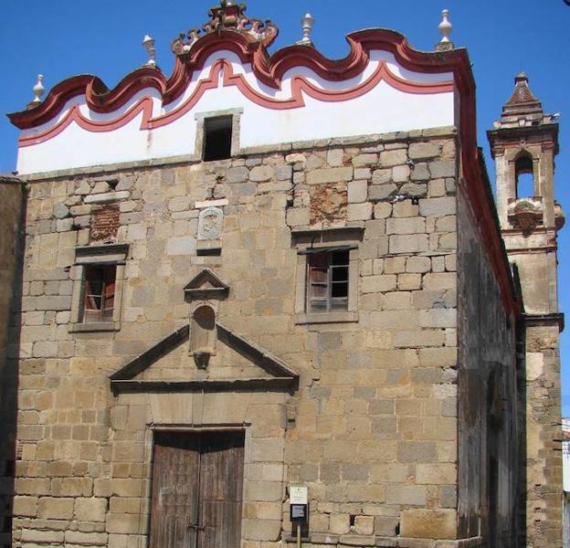 Fachada de la iglesia de los Jesuitas en Fregenal de la Sierra.