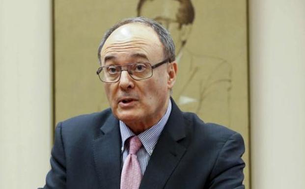 El gobernador del Banco de España, Luis María Linde, en el Congreso./EFE