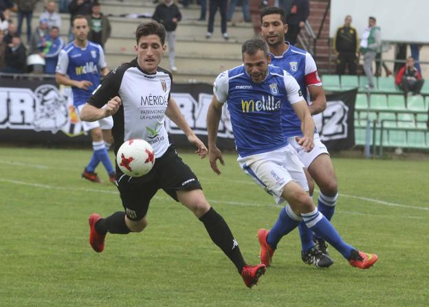Germán marcó el empate del Mérida ante el Melilla. :: J. M. ROMERO/
