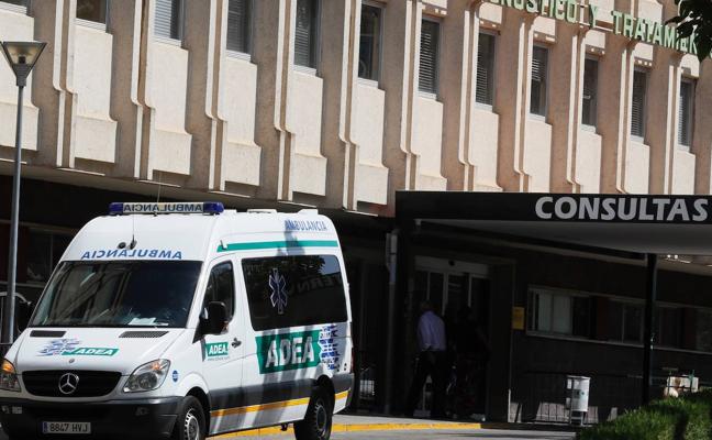 Hospital Virgen del Rocío de Sevilla donde permanecen ingresados tres de los hospitalizados por el brote de listeriosis/EFE