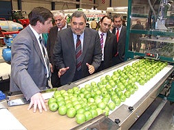 El consejero de Agricultura, Juan María Vázquez, esta mañana en la inauguración de Agroexpo. / HOY/