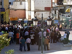 Cientos de vecinos se congregaron en San Andrés. /E.G./