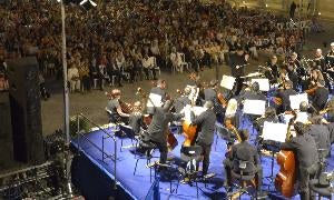 Concierto al aire libre en Badajoz de músicos de la Orquesta de Extremadura. / HOY/