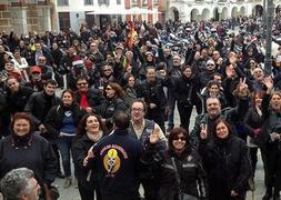 Cientos de personas acuden a la concentración motera solidaria