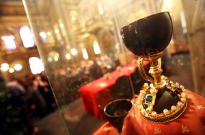 OBJETO DE CULTO. El Santo Cáliz, expuesto al público en la catedral de la ciudad del Turia. /HOY/