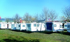 El área creada para las autocaravanas en Logrosán. ::
B. CANO/