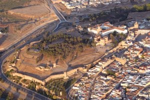 Vista aérea de la Alcazaba de Badajoz cuyas obras de rehabilitación deberían comenzar este año. :: HOY/
