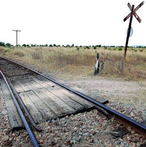 Vías en las cercanías de Valencia de Alcántara. :: J. V. ARNELAS/