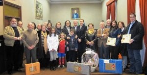 Concejales junto a los ganadores. :: J.V.P./