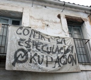 El dueño del edificio de Las Morenas denuncia su ocupación ilegal