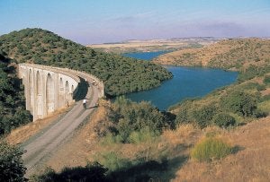 Vía Verde de la Jara, entre los Montes de Toledo y el macizo extremeño de Las Villuercas. :: HOY/