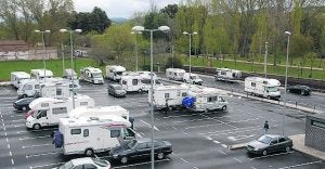 Algunas de las mucha autocaravanas que estos días se han visto en los dos aparcamientos de la Isla. :: PALMA/