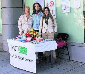 Voluntarias de la Asociación Oncológica Extremeña. ::
C.P./