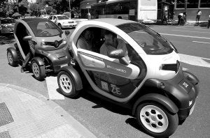 Los dos modelos, el 80 de la vuelta a España y detrás el 50. ::
ARMANDO M./