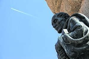 Estatua de San Pedro de Alcántara en la Plaza de Santa María ::
LORENZO CORDERO/