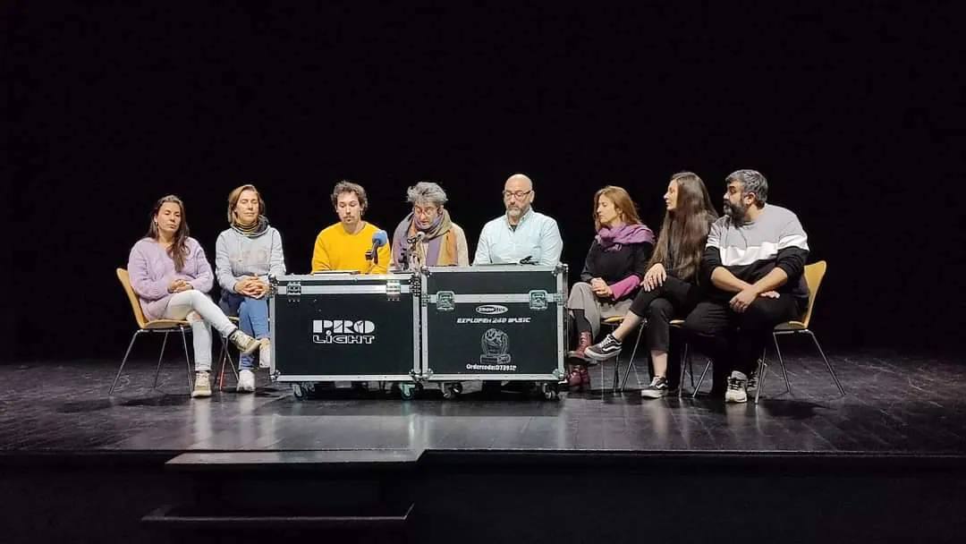 Momento de la presentación con Javier Herrera el primero por la derecha.