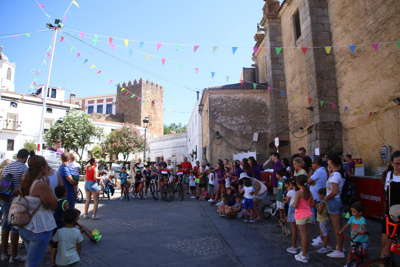 El barrio de Santa María continúa este sábado con su tradicional «velá»