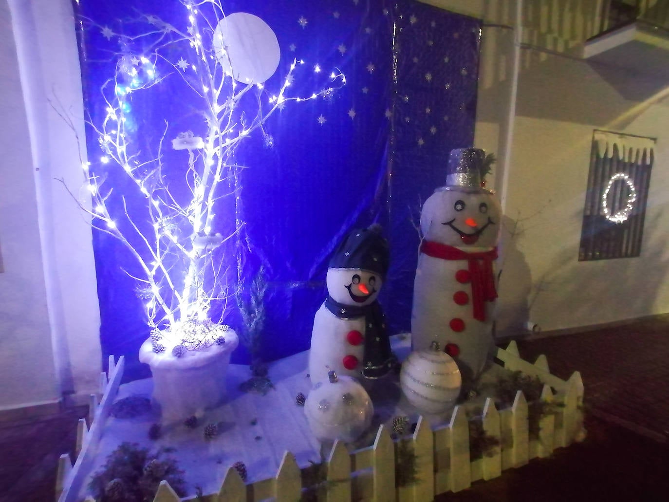 Decoración navideña de las calles de Los Santos realizado por vecinos 