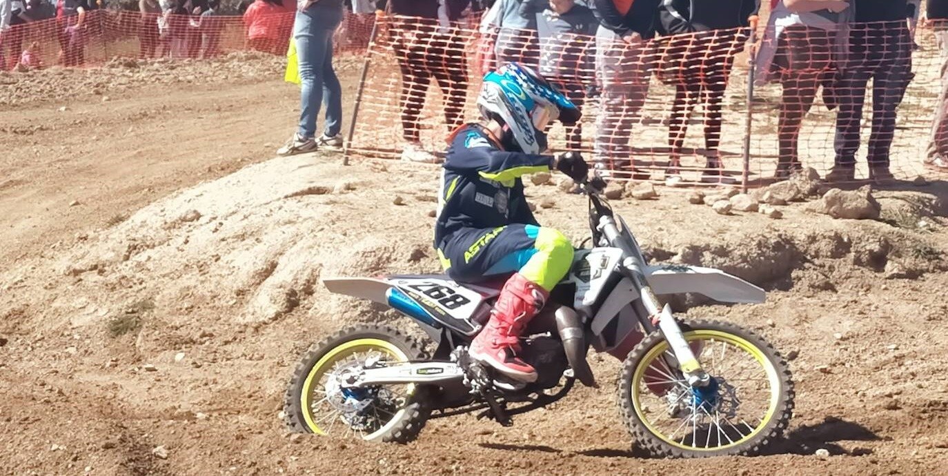 Samuel Tapia en la prueba de Esparragalejo del Campeonato de Extremadura de Motocross 85cc /stp