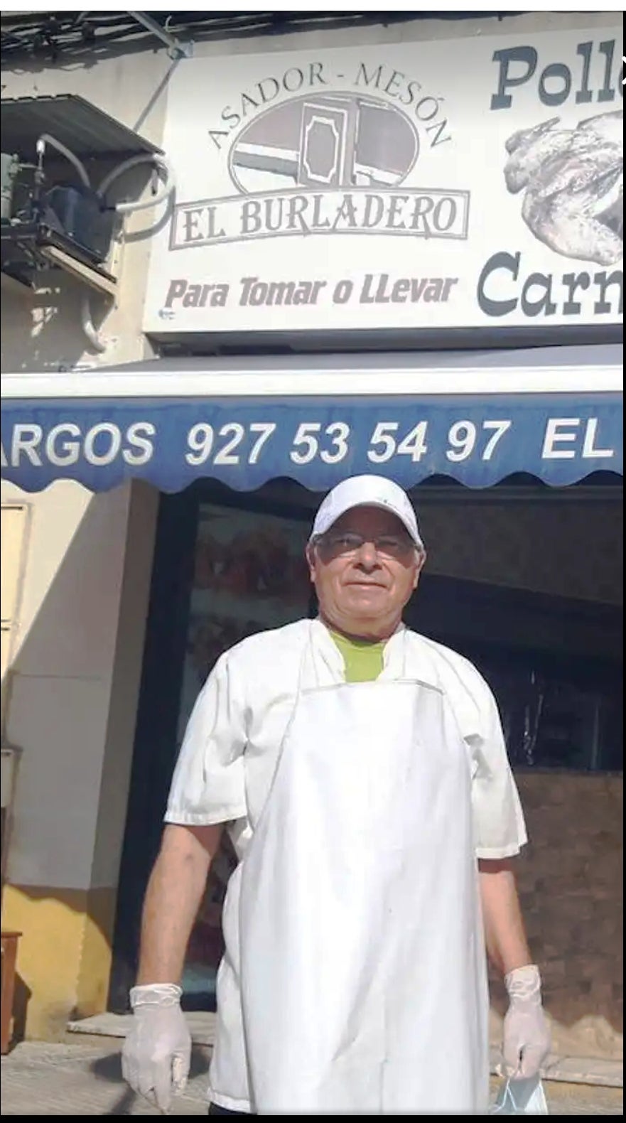 Actualmente trabaja en el mesón El Burladero 