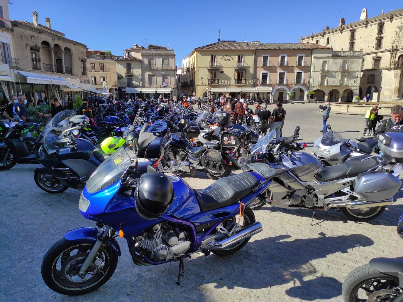 Participantes en la ruta motera, con salida desde Trujillo /SP