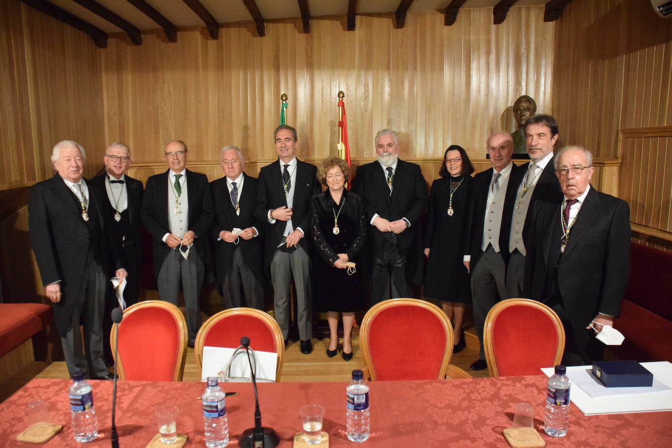 Foto familia de los académicos 