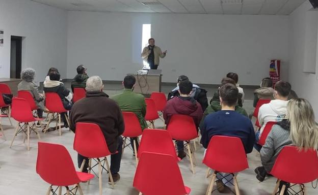 Fermín Mayorga en su charla sobre la Santa Inquisición en Valverde