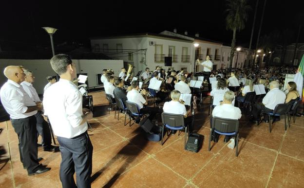 Actuación de la Asociación Cultural Banda de Música de Valverde de Leganés