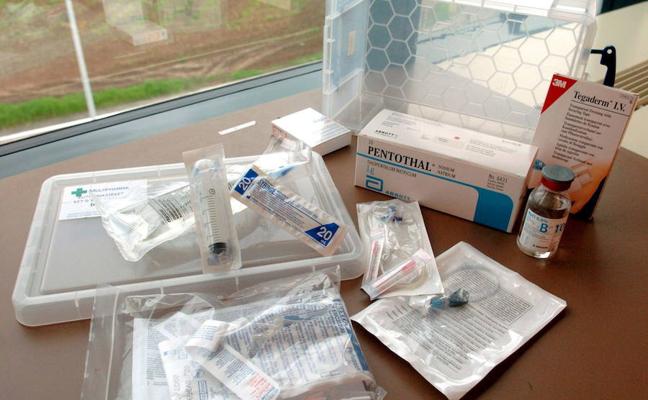 Vista del llamado 'kit de eutanasia' que se vende en algunas farmacias de Bélgica./Efe
