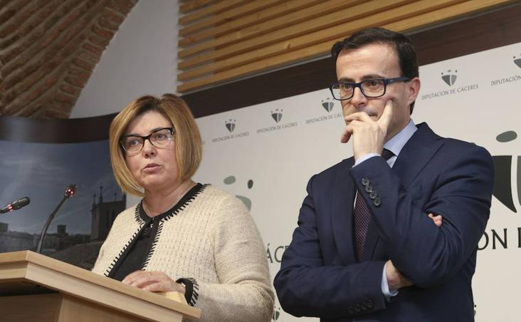 30 de enero. Medio centenar de municipios cacereños no cumplían la Ley de Memoria Histórica. La Diputación de Cáceres siguió los pasos de la de Badajoz y se comprometió a confeccionar el catálogo de vestigios franquistas antes de julio :: 