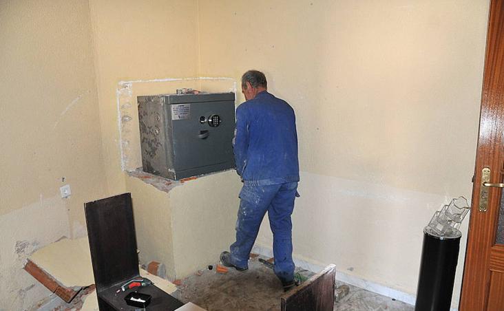 4 de marzo. Un total de 121 pueblos de la región no tienen oficinas bancarias (35 más que en 2008), estando la mayoría de ellos en la provincia cacereña. :: 