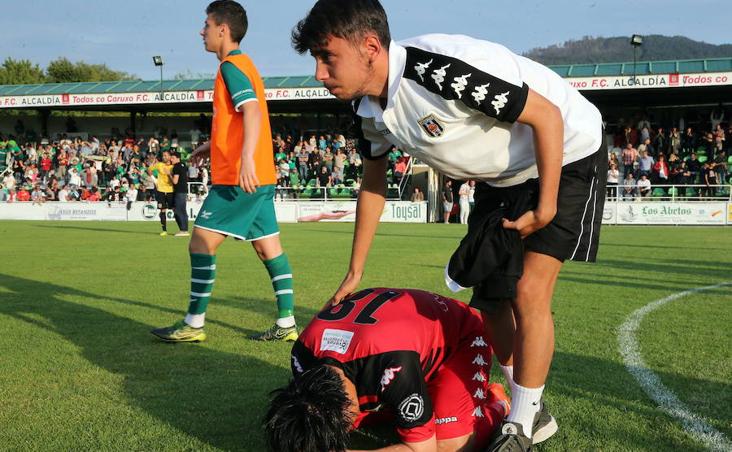 27 de mayo. El Mérida descendió a Tercera División. El equipo romano fue incapaz de marcar en Coruxo, quedando el partido empate a cero. Duro golpe para el club. :: 