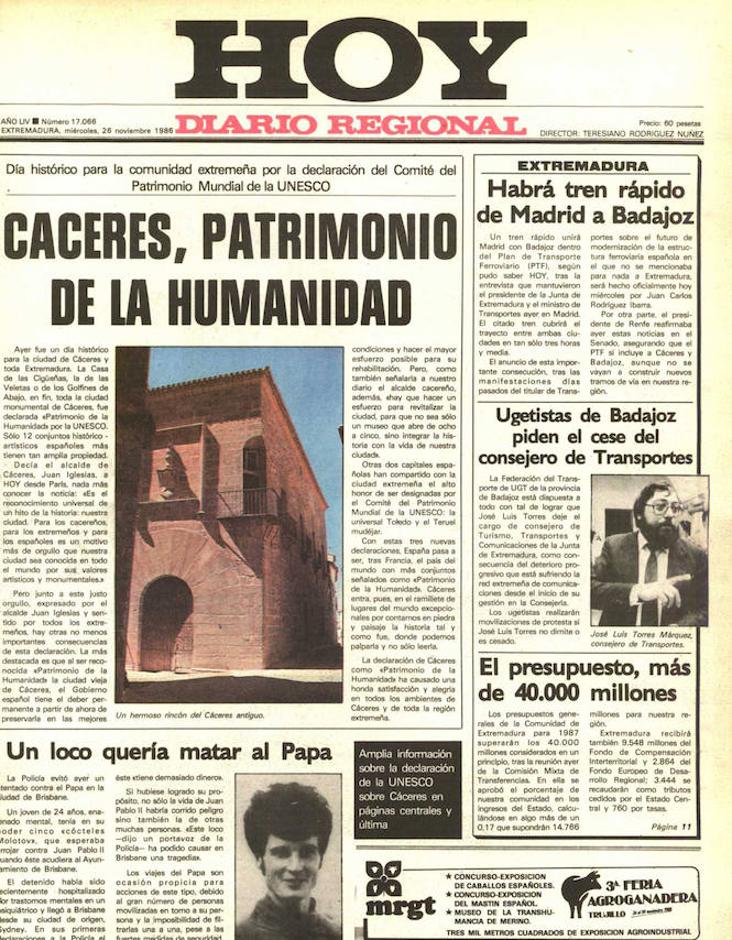 Portada de HOY que recoge la declaración de Cáceres como Patrimonio de la Humanidad. :: hoy