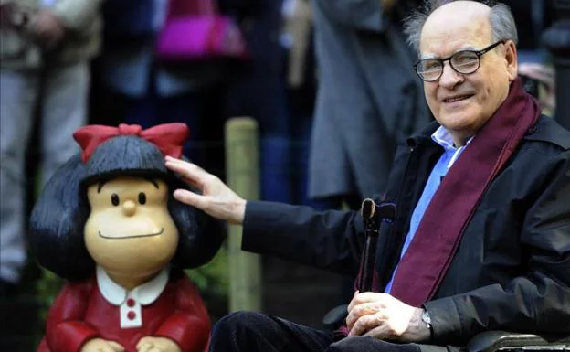 Joaquín Salvador Lavado, 'Quino', con Mafalda./ AFP