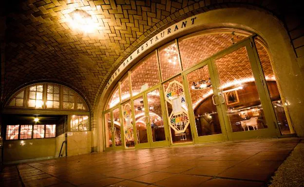El Oyster Bar de Grand Central Station con las bóvedas tabicadas de Guastavino.