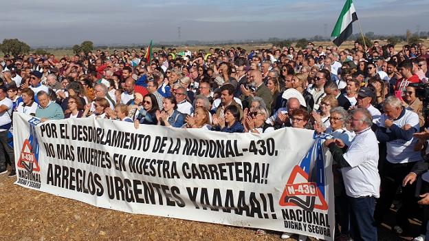 Manifestación en Navalvillar de Pela en octubre de 2019. / S. GÓMEZ