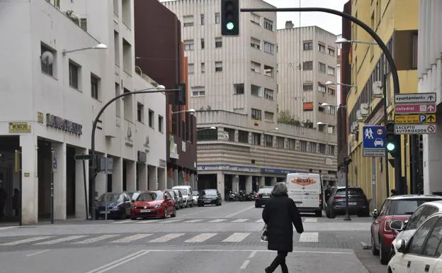 El robo se cometió en un portal de la avenida Juan Carlos I. /HOY