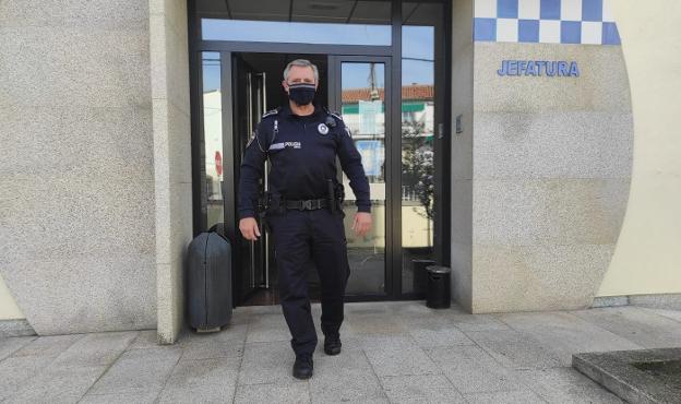 José Antonio Bermejo saliendo de la Jefatura de Policía. / JSP