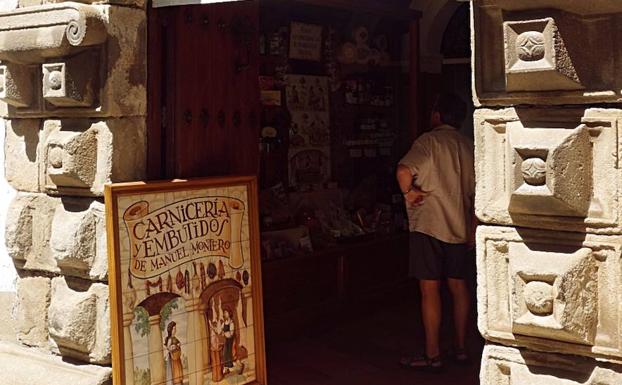 Carnicería de toda la vida en Guadalupe, famosa por sus morcillas.