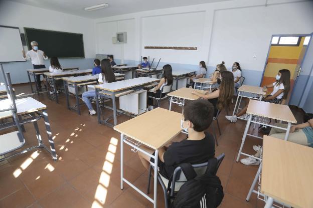 Matematicas Y Fisica Y Quimica Son Las Especialidades Con Mas Problemas Para Cubrir Bajas Hoy