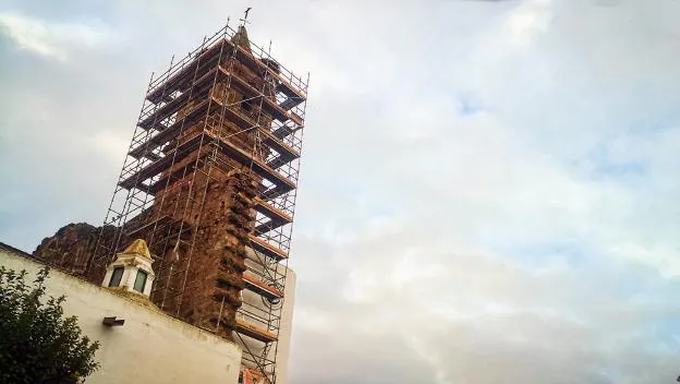 Obras en la torre. / F. N. S.