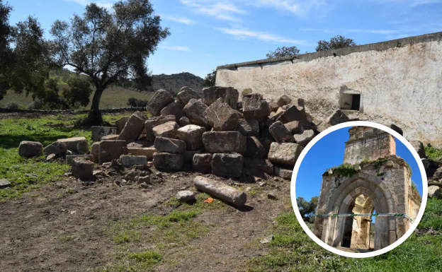 Sillares apiñados en la finca de Brovales correspondientes a los muros de la ermita destruida. | A la der. Lo que queda de la ermita con el precinto de la Guardia Civil./HOY