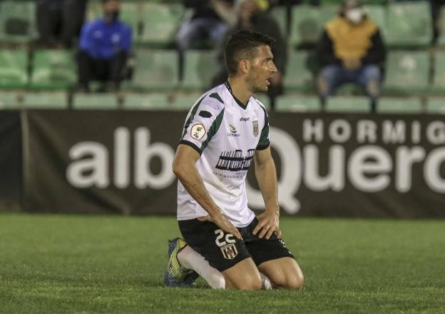 David Rocha en un partido con el Mérida. / J. M. ROMERO