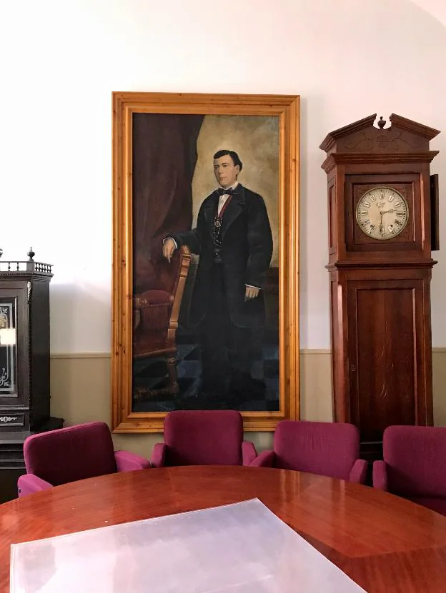 Retrato de Antonio Concha en la sala de juntas de su fundación. / E.R.