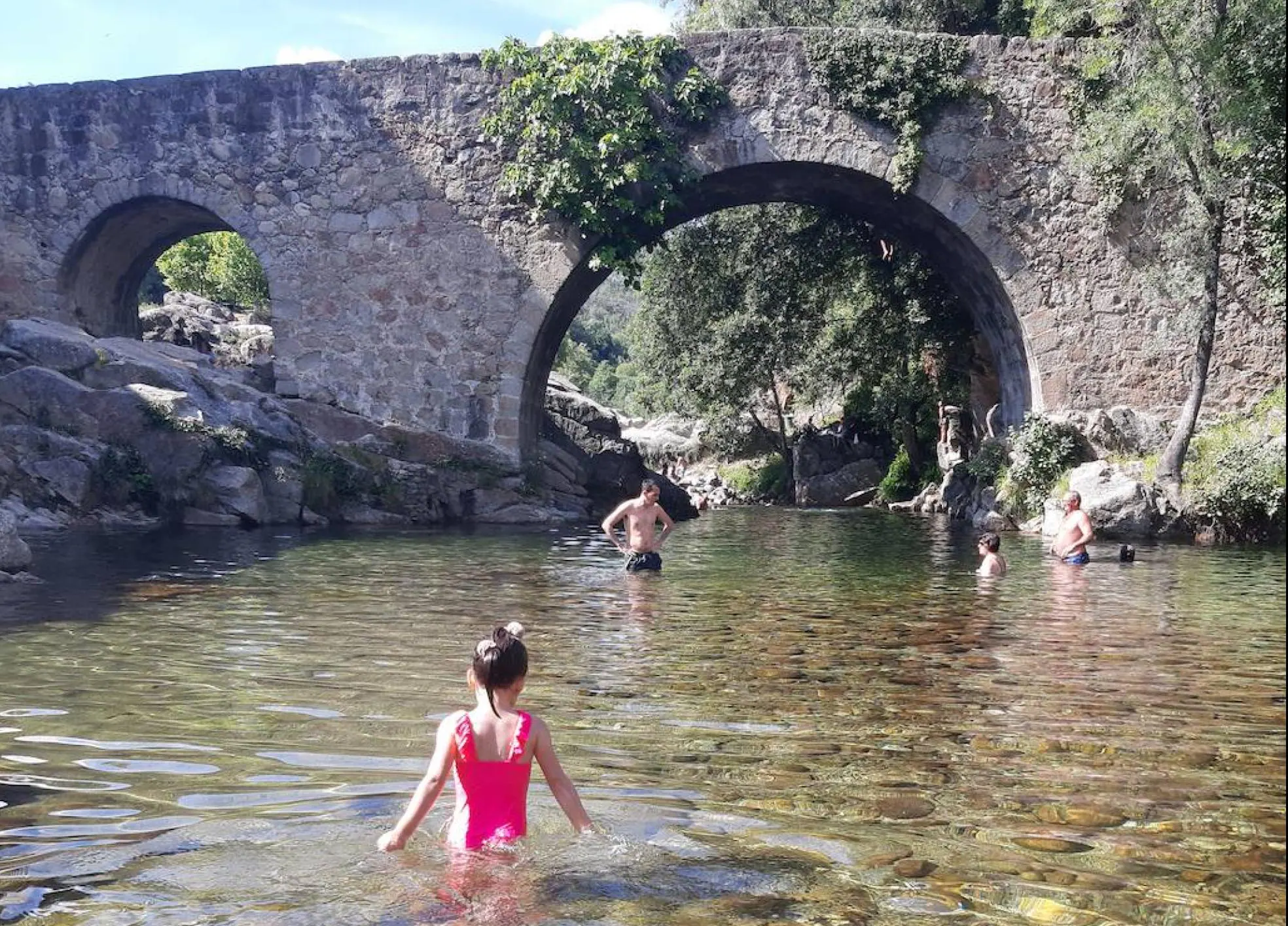 Médula Ambiguo Centralizar Piscinas naturales : Zonas recomendadas para el baño en Extremadura este  verano | Hoy
